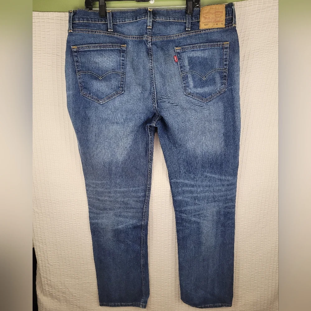 Levi's Straight Fit Men's Jeans 42 x 32‎